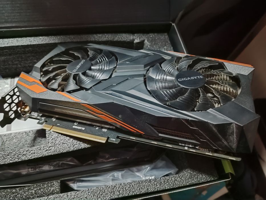 Видеокарта Vega 56 gigabyte