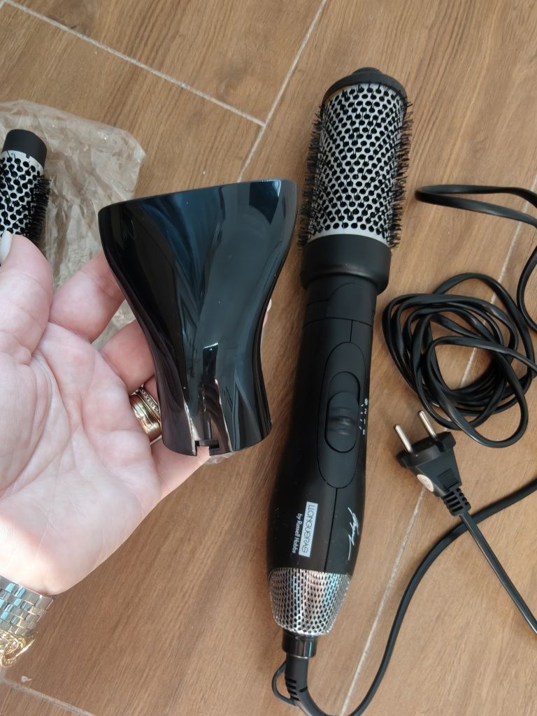 Perie profesionala electrică - multiple accesorii si doua perii cadou
