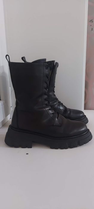 Продам зимние ботинки