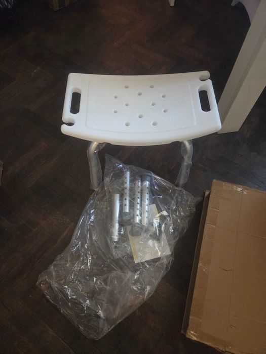 Scaun de duș reglabil