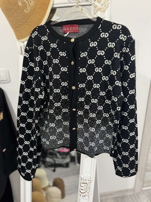 Само черна жилетка gucci 40 лв