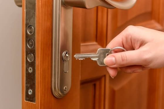 Locksmith 24h/Deblocari Usi Non-Stop/Reparații uși/Deblocare Usi/