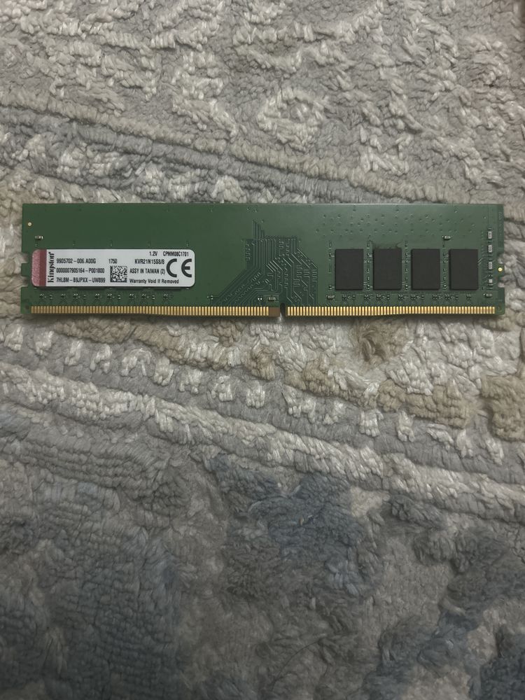 Продаю оперативку DDR4 8gb Kingston