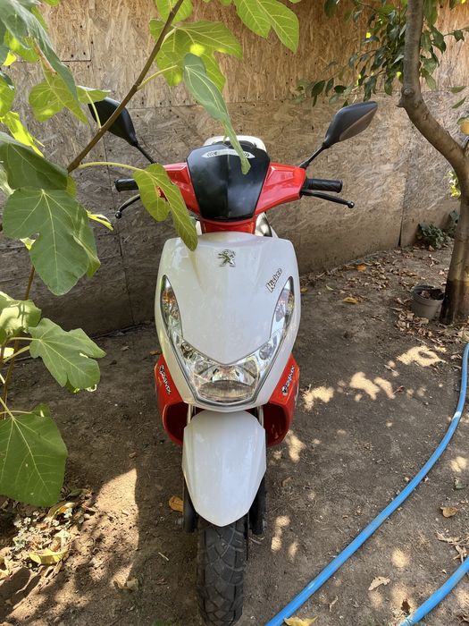 Scuter Peugeot Kisbee 49cc an 2013 4t