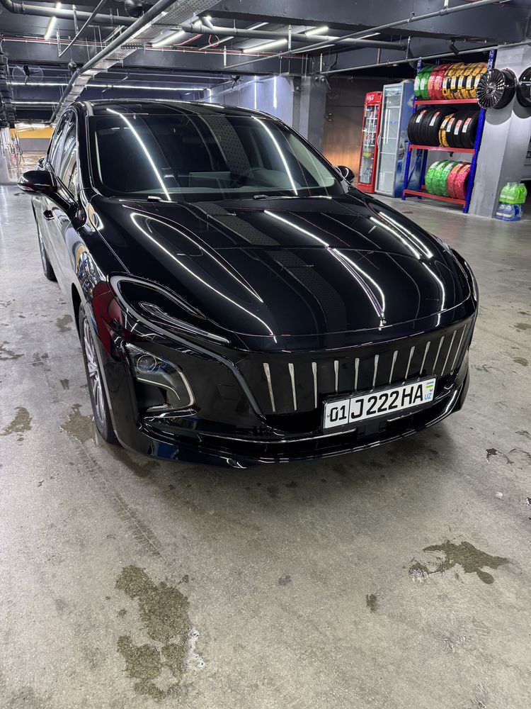 Продается Hongqi eqm5