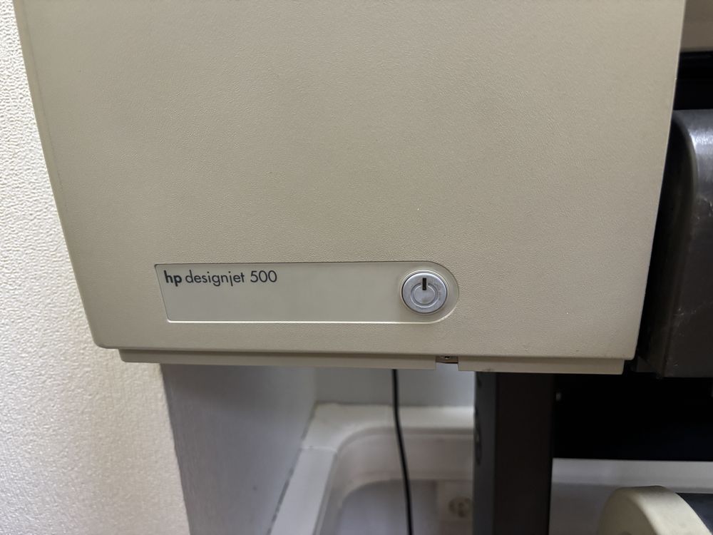 Продаётся плоттер HP DesignJet 500  Формат печати: A0,А1