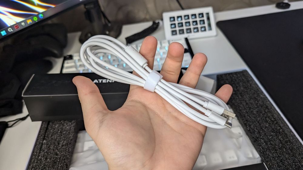 клавиатура игровая магнитная Latenpow Looting66 белая