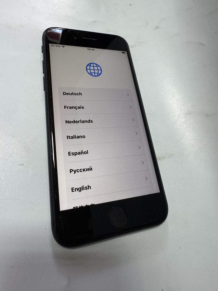 iPhone SE (2022) 64gb - заключен с iCloud, за части