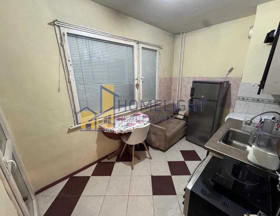 Двустаен апартамент в кв. Дружба 2