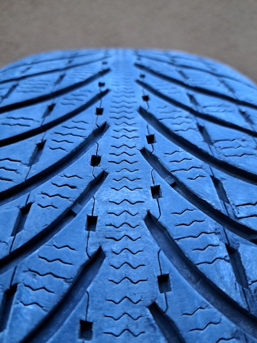 Гуми с Джанти и тасове 215/70 R16