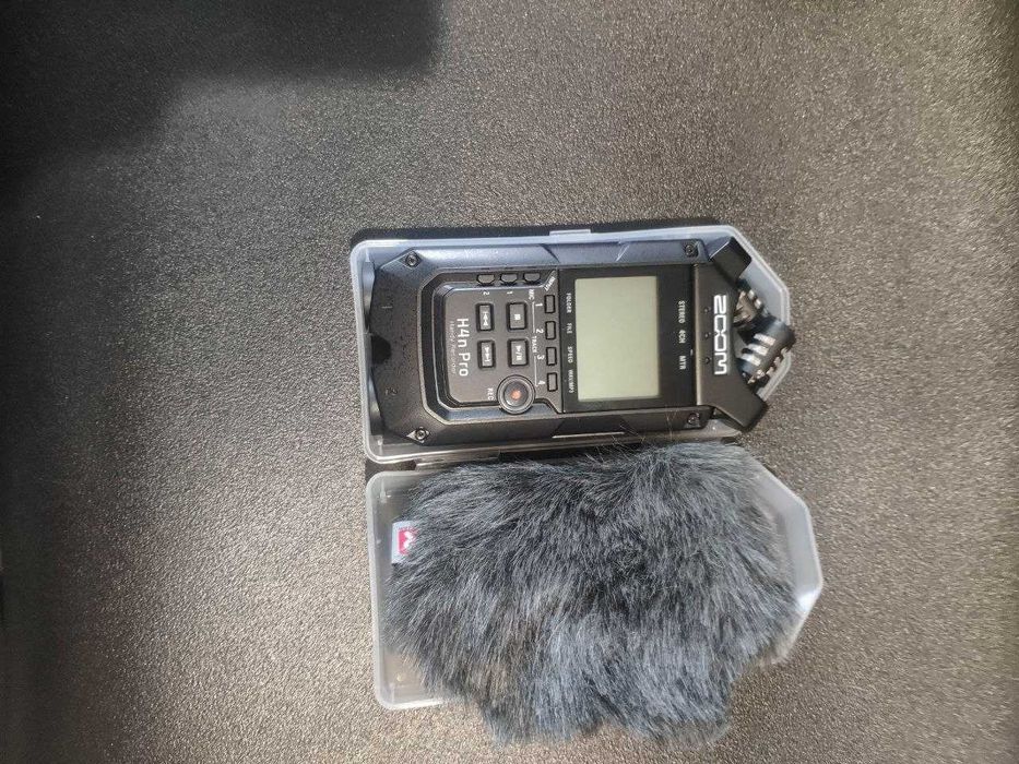 Zoom H4n Pro + husă antivânt (Deadcat) – în stare excelentă