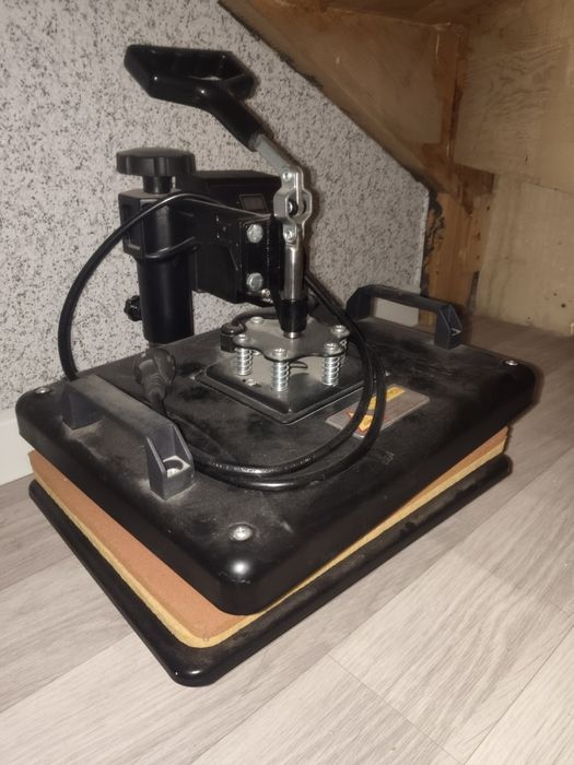 Продам полный комплект термопресс для нанесения рисунка / логотипа