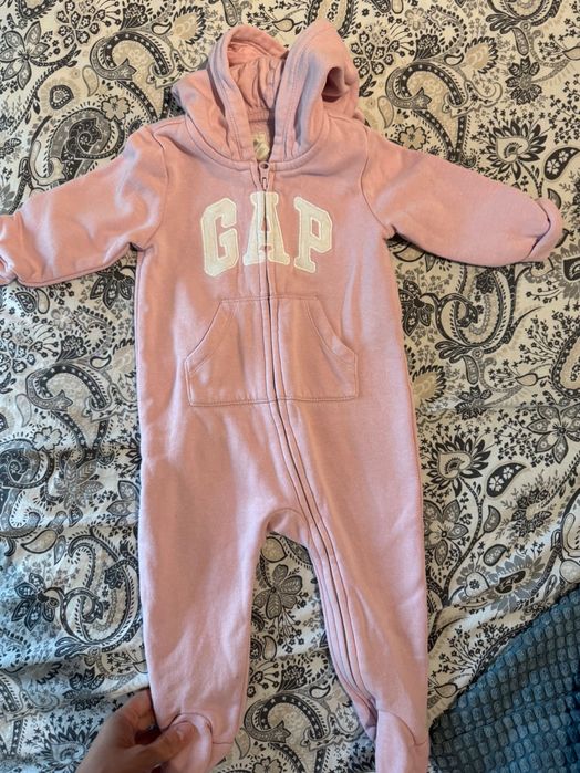 Плътен ромпър Gap 12 месеца