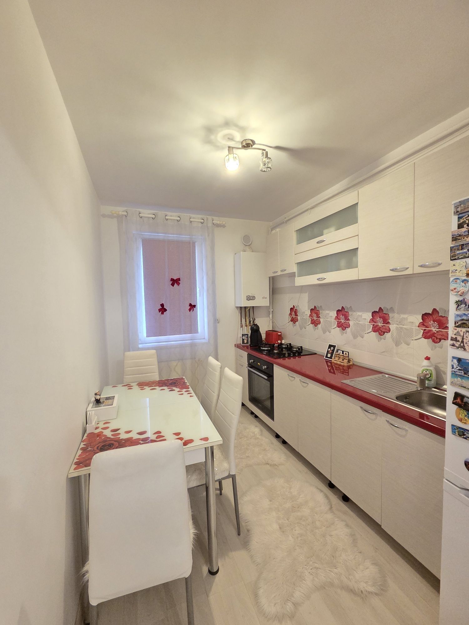 Închiriez apartament cu o camera +parcare