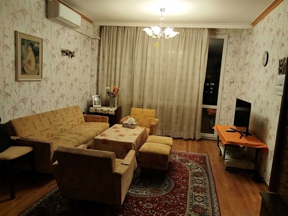 Просторен слънчев двустаен до Английската гимназия в Стрелбище