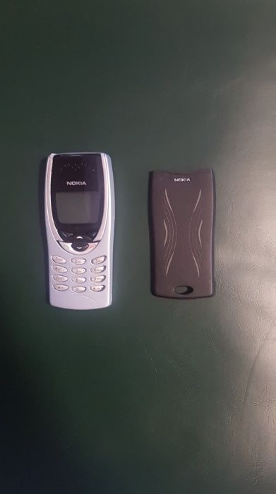 Vand carcasa completa si originla pt Nokia 8210