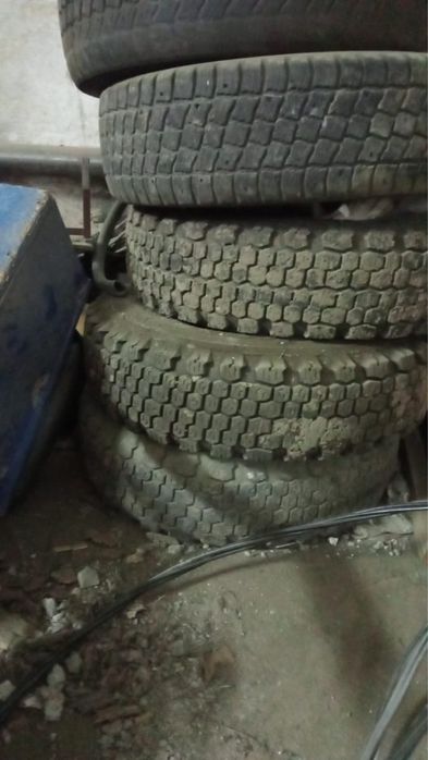 Продам шины уаз срочно