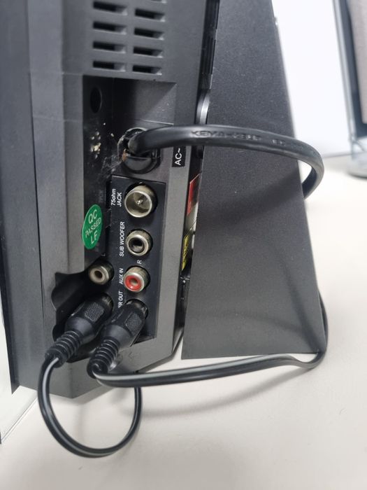 Mini cd cu radio si boxe