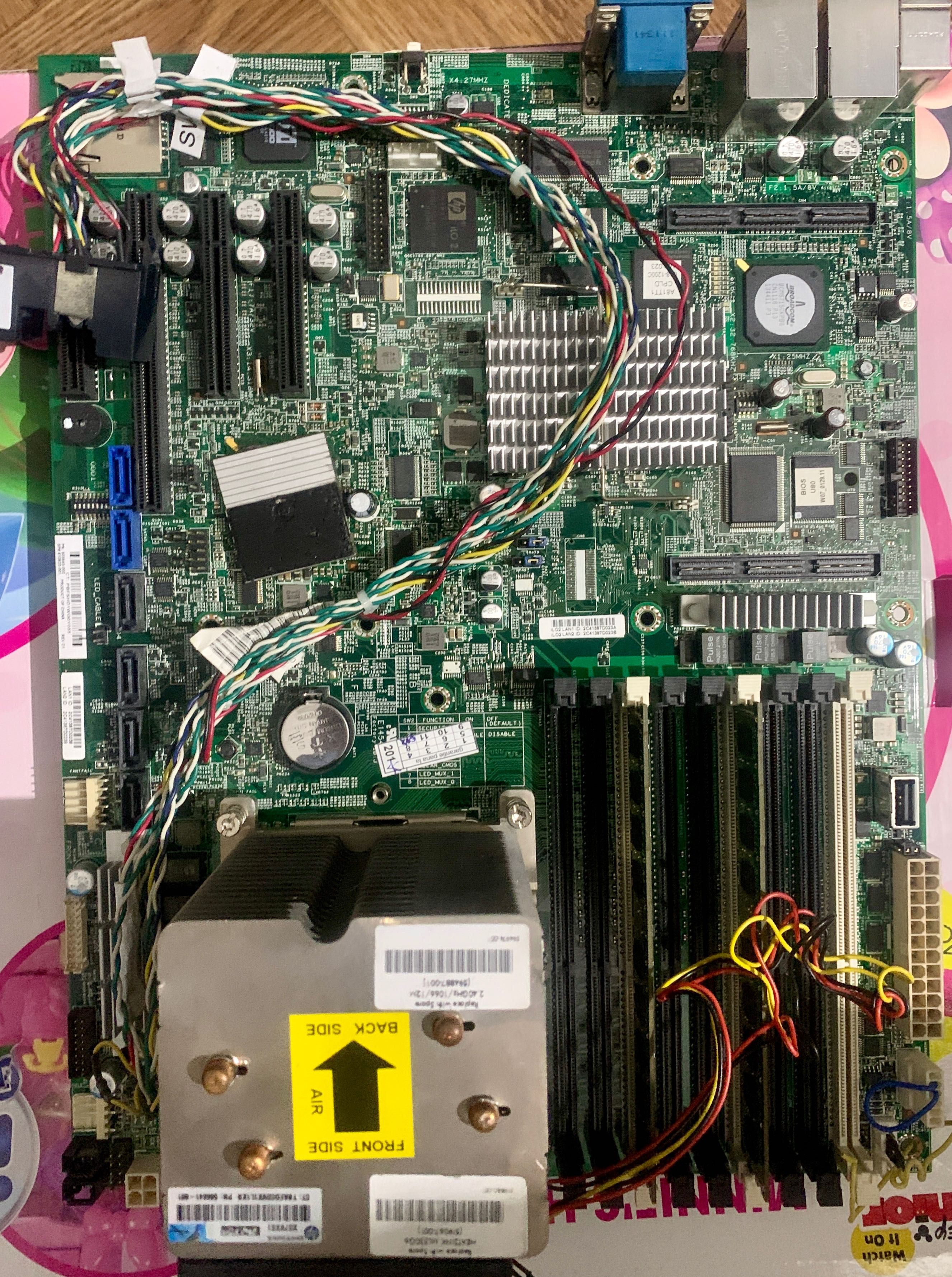 Placă de bază Server HP Pro Liant ML330 + procesor Intel Xeon E5620