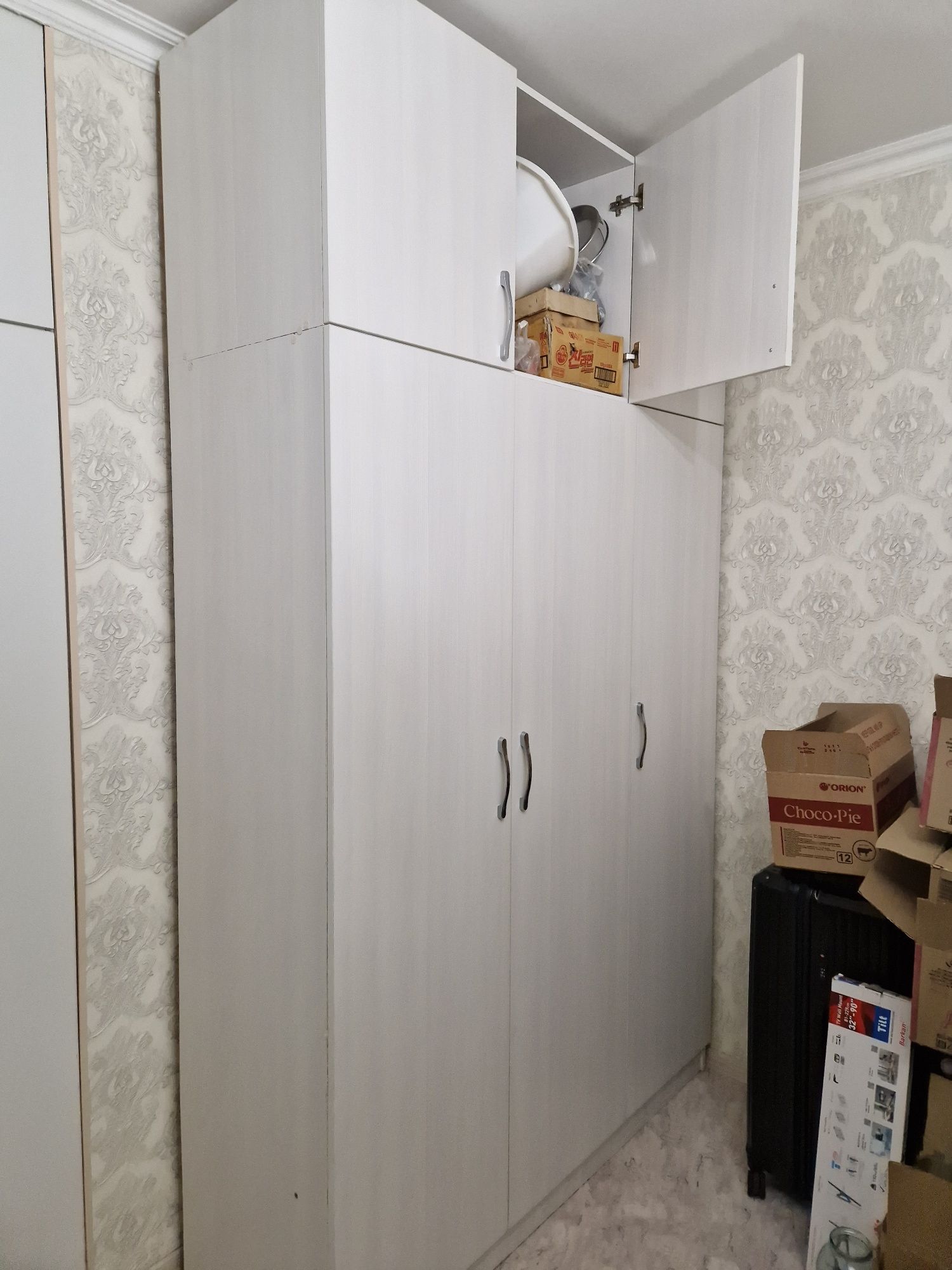 Продам шкаф, шифоньер, гарнитура