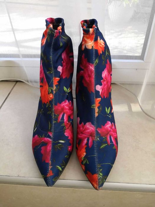 Дамски ботуши BATA  39 номер. Текстилни.