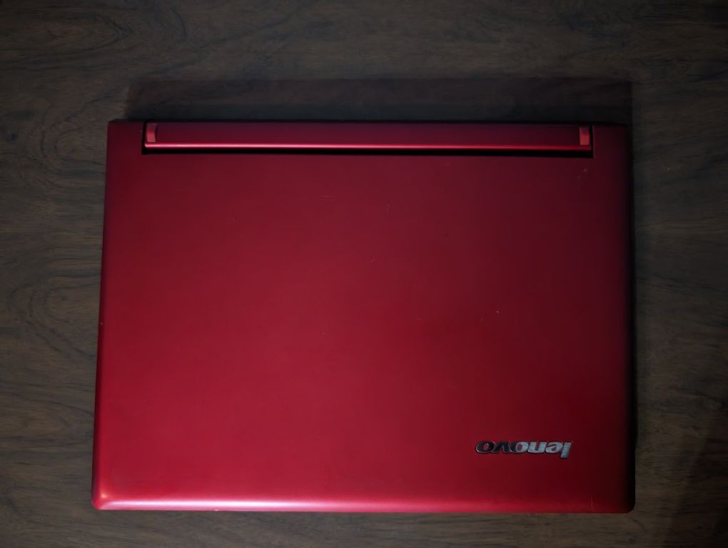 Lenovo IdeaPad i3 CPU, 512GB HDD, 4GB RAM. Трещина на экране (работает