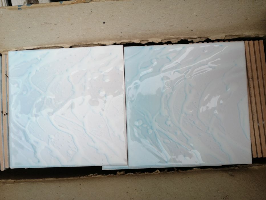 Placi de faianta 15x15x0.5cm 34 metri patrati