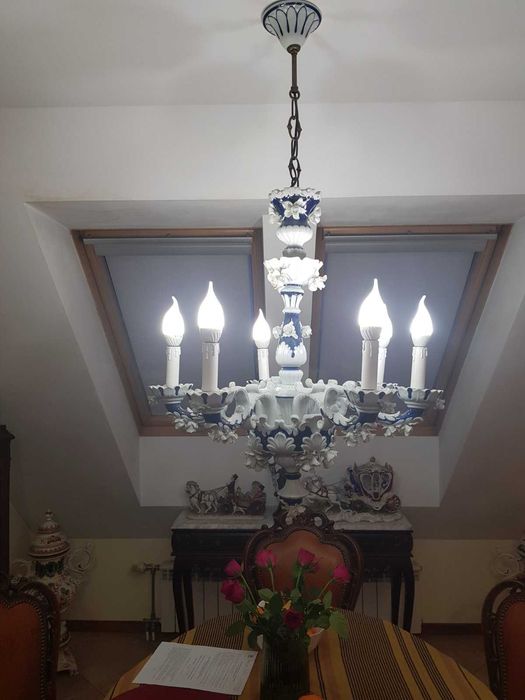 Бароков порцеланов полилей