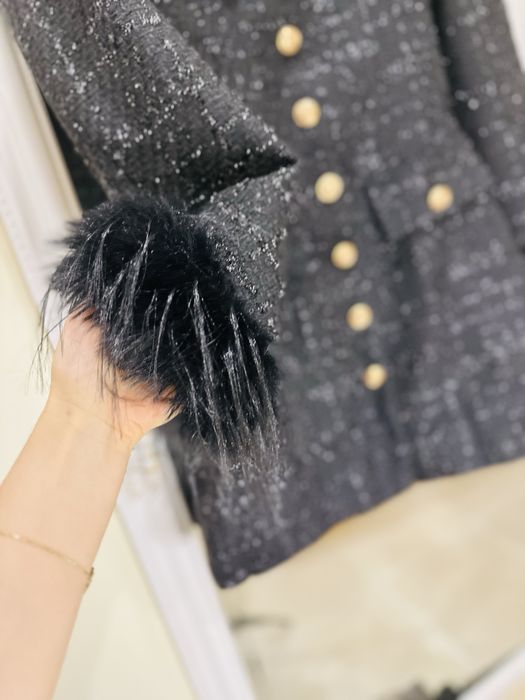 Елегантна луксозна рокля с красив завършек на ръкава