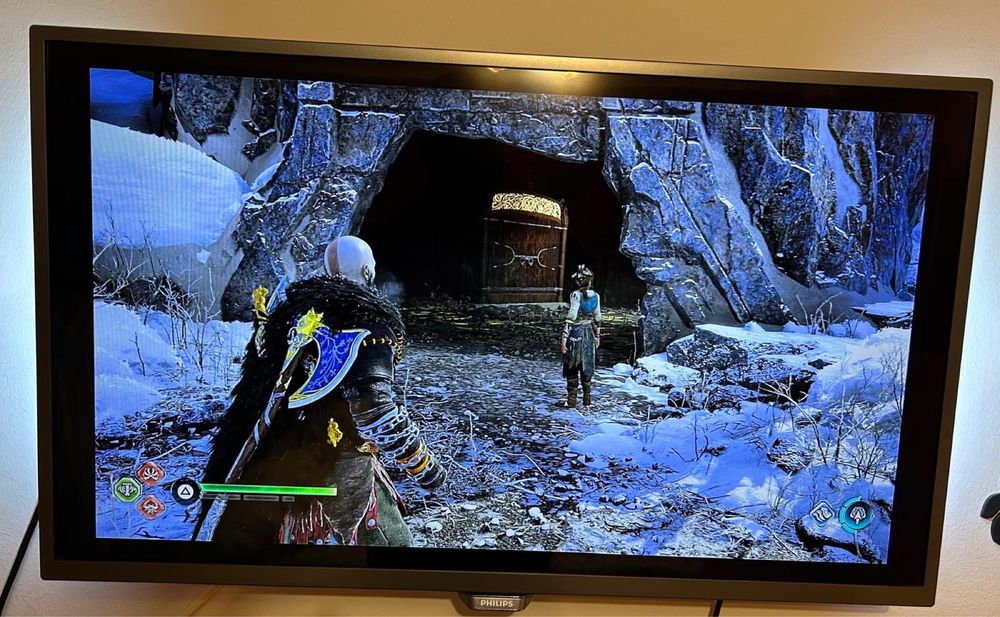 Vand PS4, 2 manete si 8 jocuri