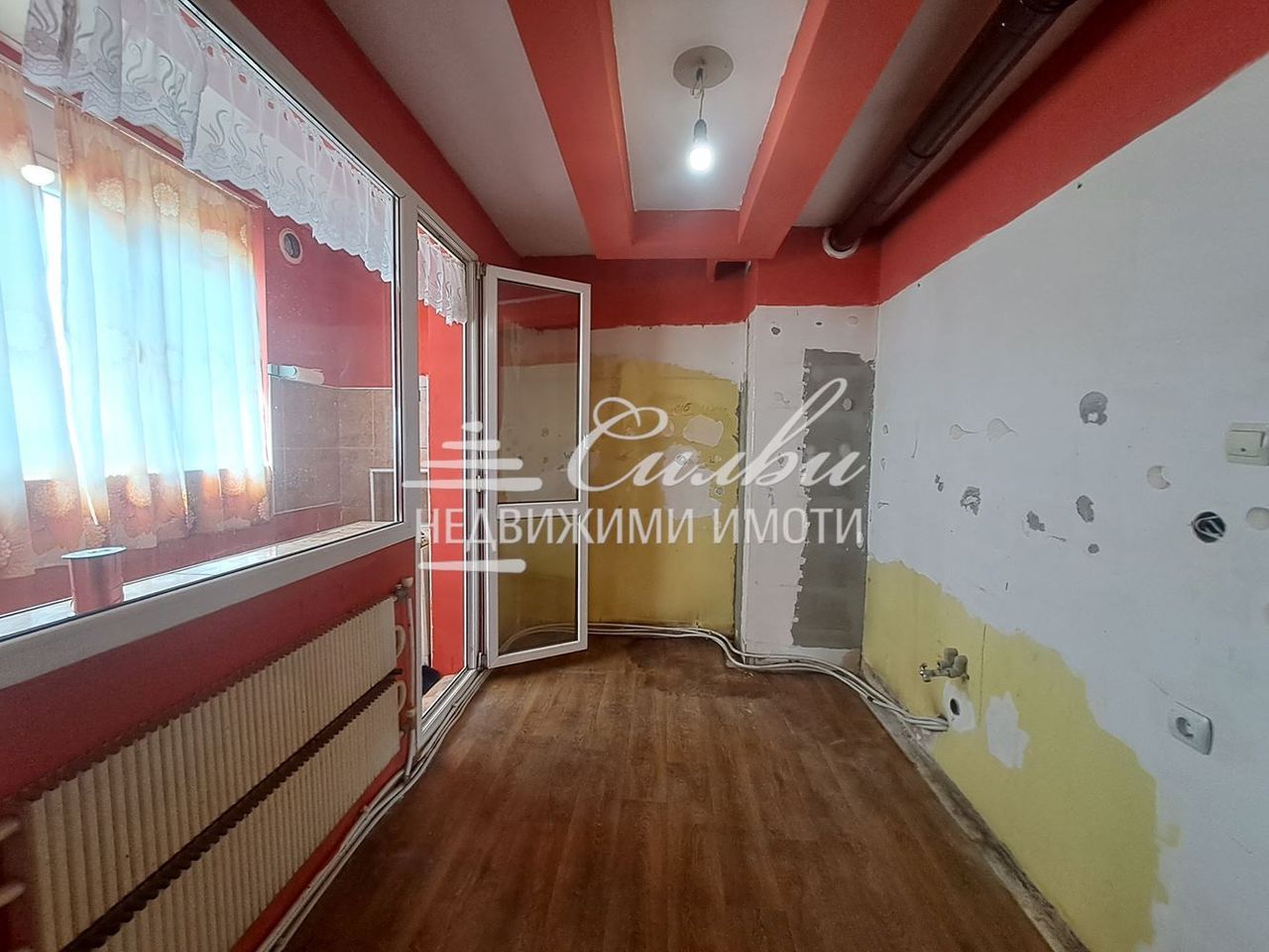 Продава се Четиристаен апартамент в Шумен, Математическа гимназия - 103 кв.м за 938 €/кв.м - Снимка #1