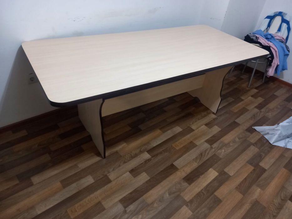 Продам стол 2метр