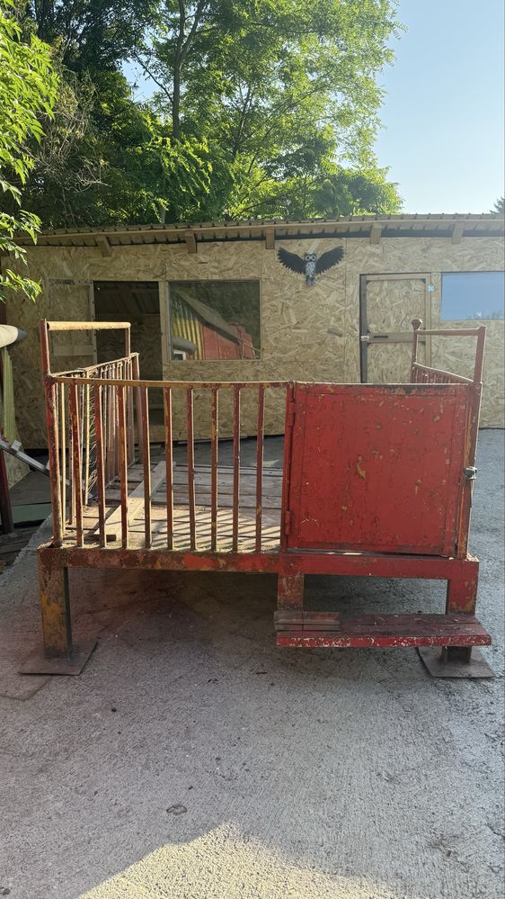 Boxa de porci 200x180