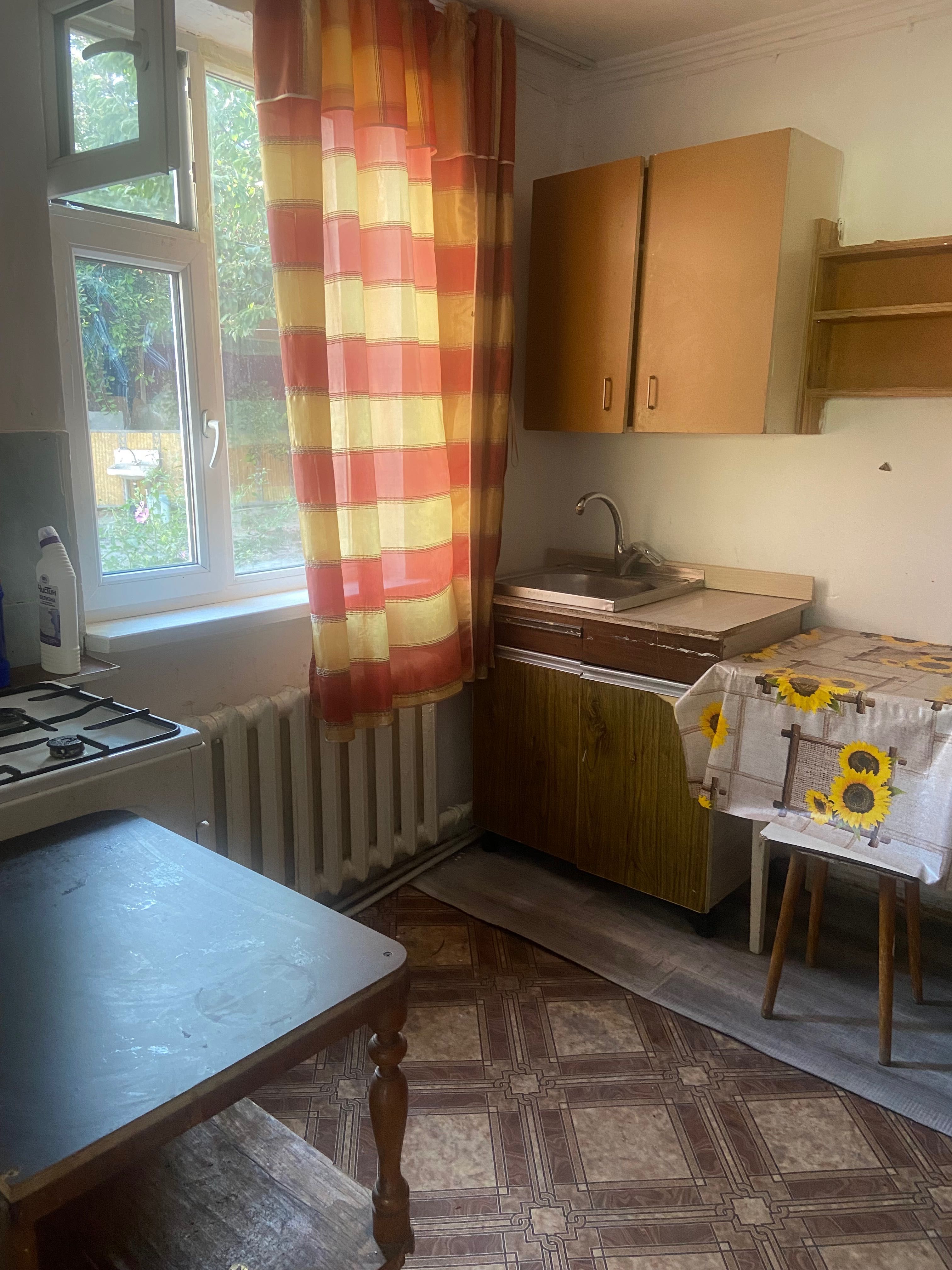 Сдам 2 комнаты, есть два варианта. В пристройке и отдельно 2 комн