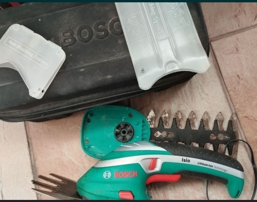 Produs in stare buna de funcționare este folosit 

Compact si usor: fo