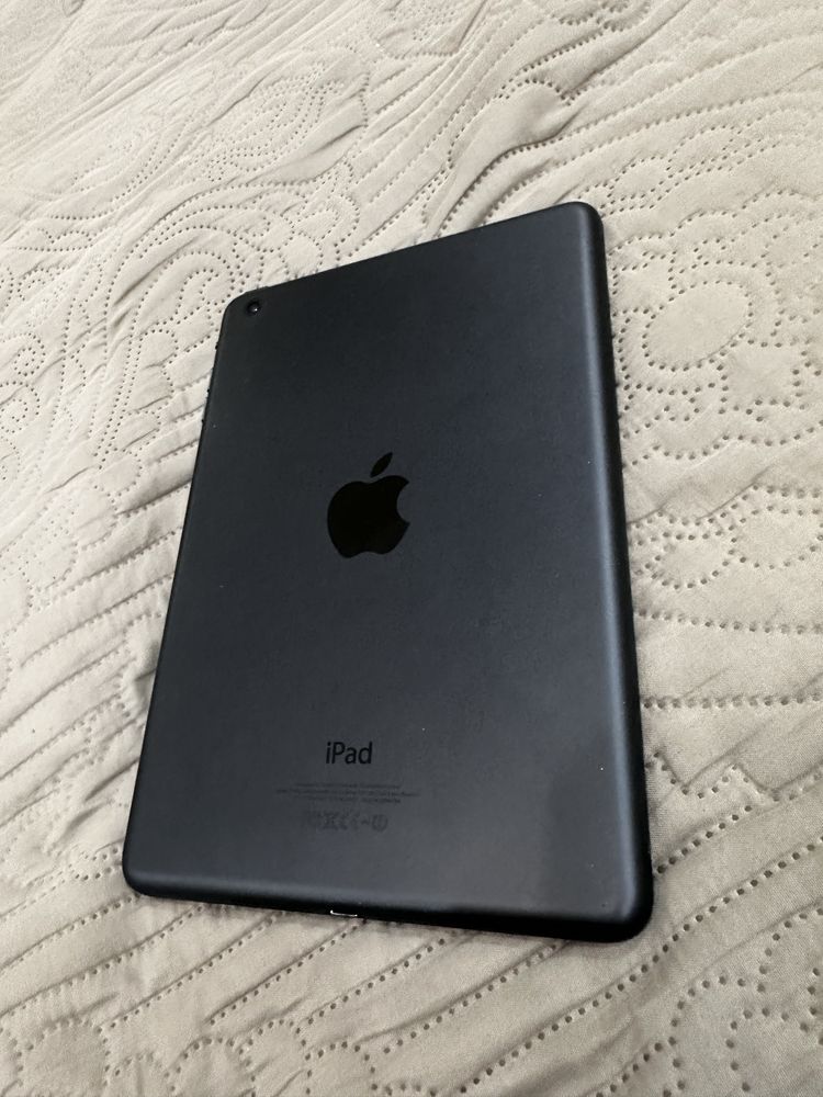 Ipad mini 32 gb в отличном состоянии ,старая модель