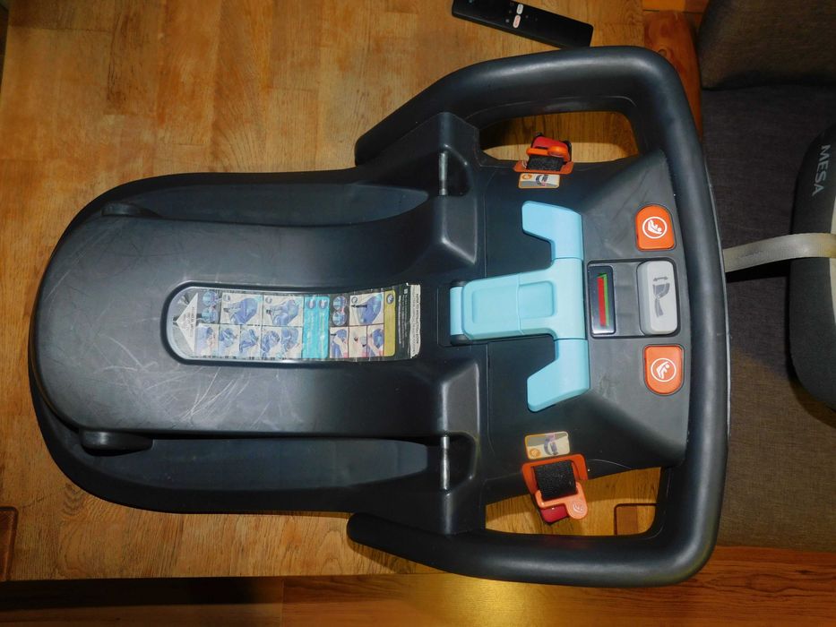 Pachet UPPABABY MESA scoica (0-13 kg) + bază Isofix