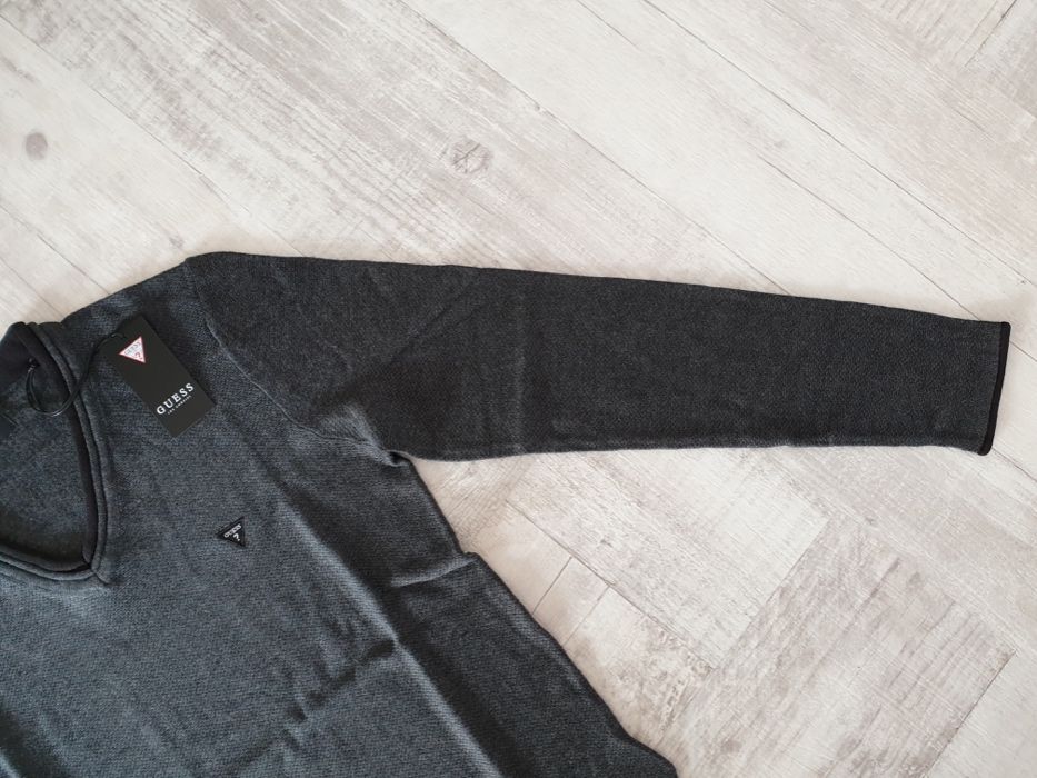 ПРОМО GUESS JEANS- S  размер - Оригинална мъжки сив пуловер