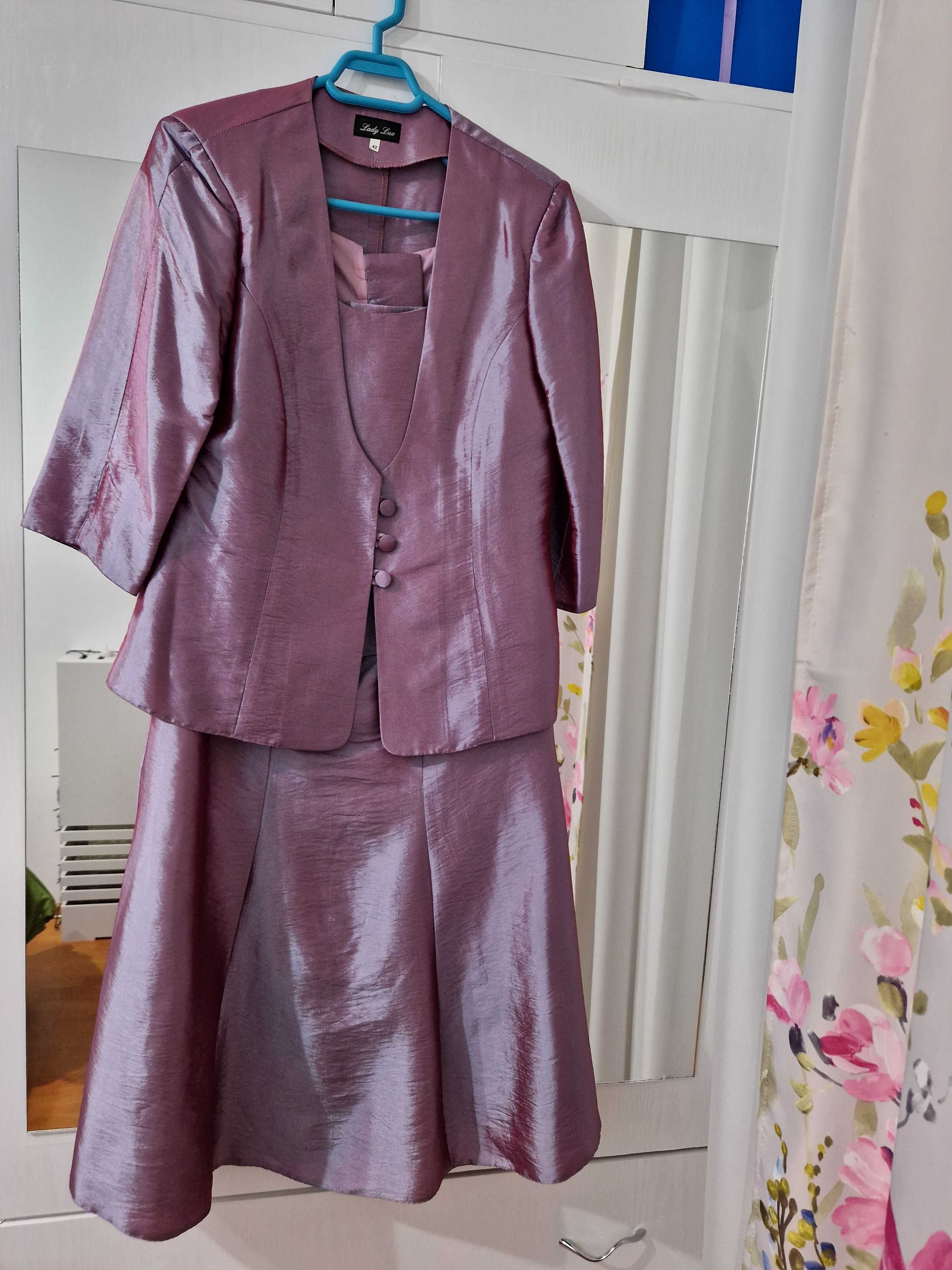 Costum de ocazie din tafta