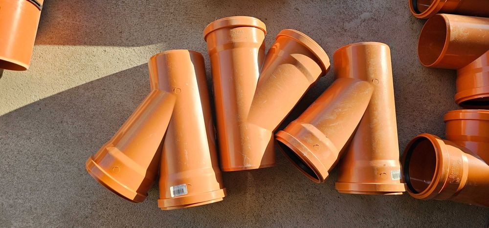 Vand diverse materiale constructii (tevi, capace, coturi, etc.)