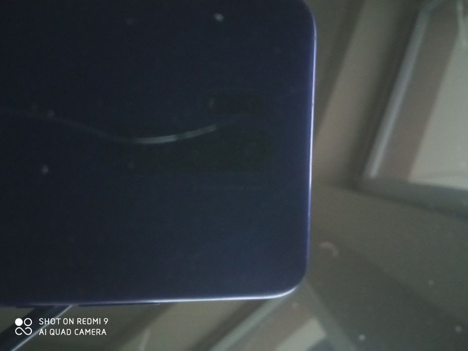 Comodă de sticla și televizor