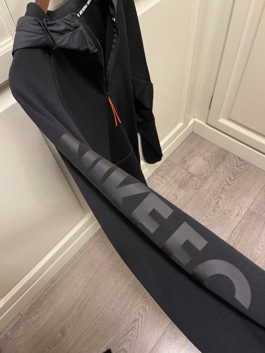 Bluza sport Nike F.C. – nouă, neagră – ofertă specială