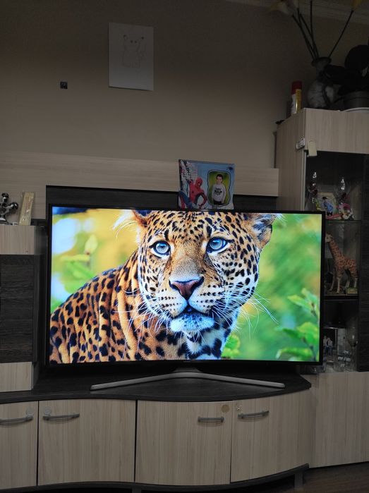 Смарт Телевизор SAMSUNG CURVED 55 инча Ultra HD 4K