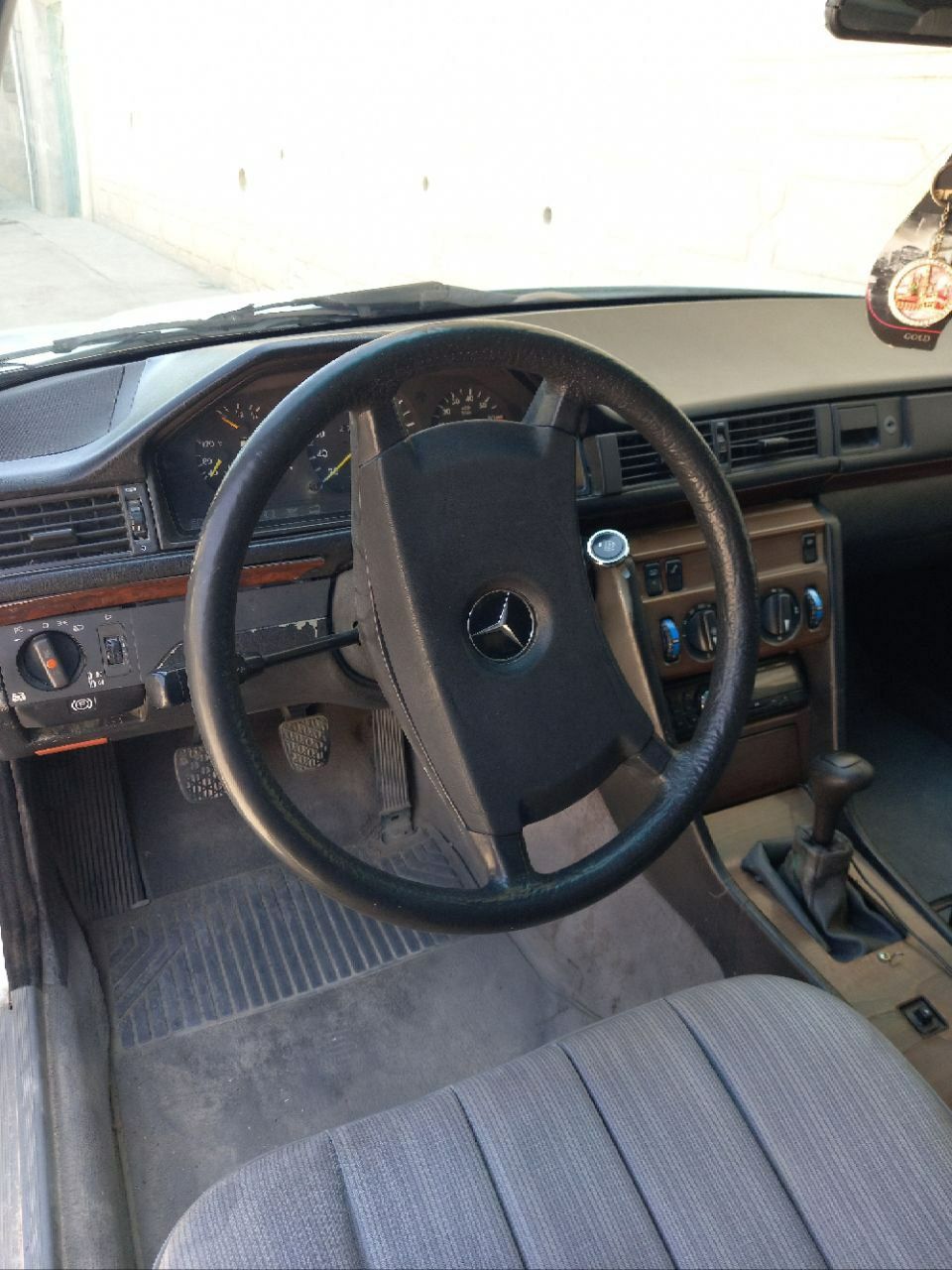 W124  mersades-benz