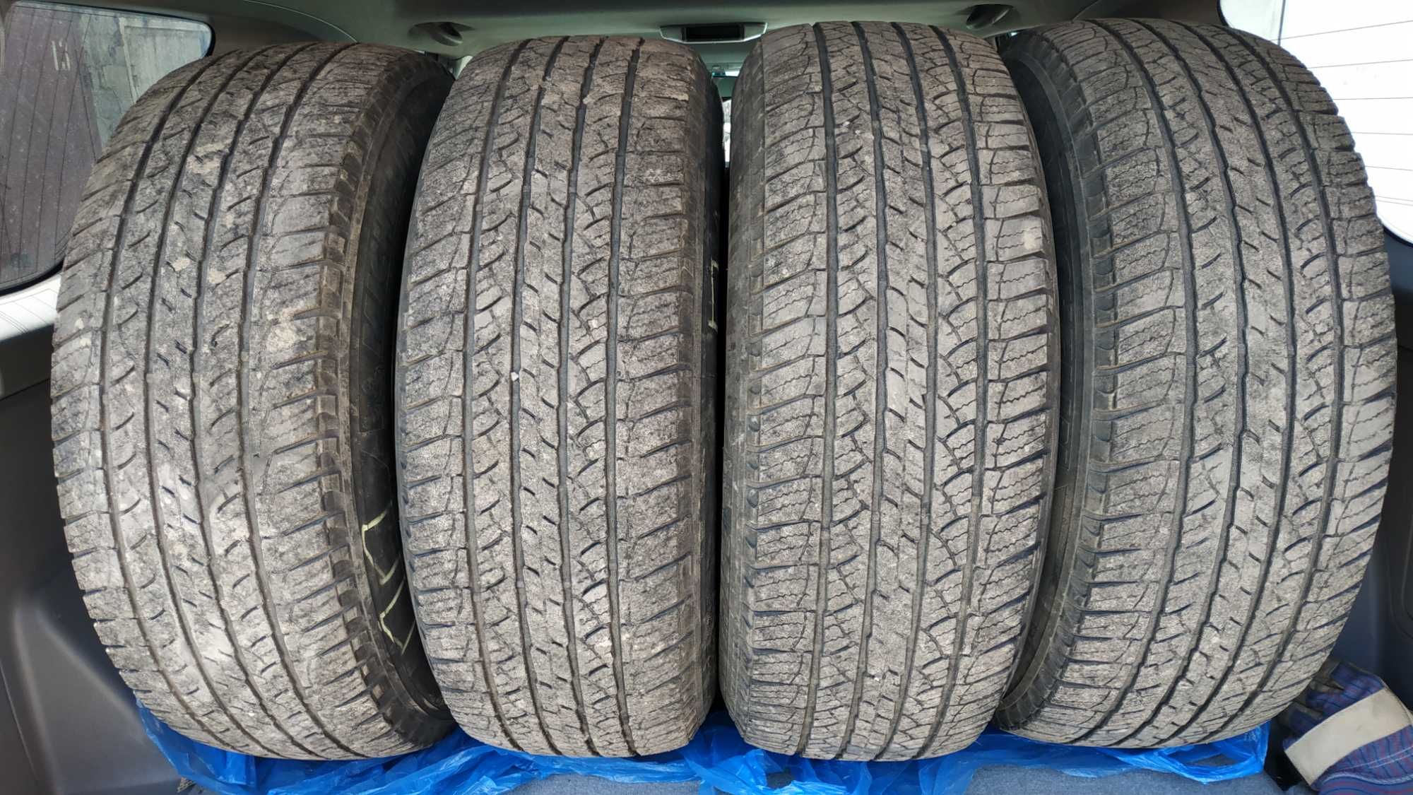 Michelin 265/65 R17 без грыж и порезов, боковины целые.