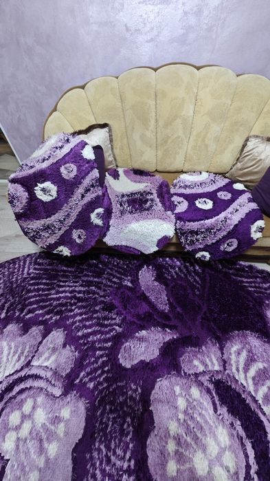 Vând covor mare +3 covorașe mici