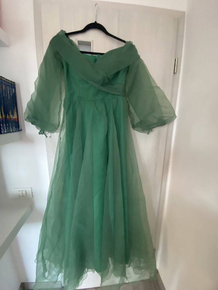 Rochie de ocazie verde cu crăpătura