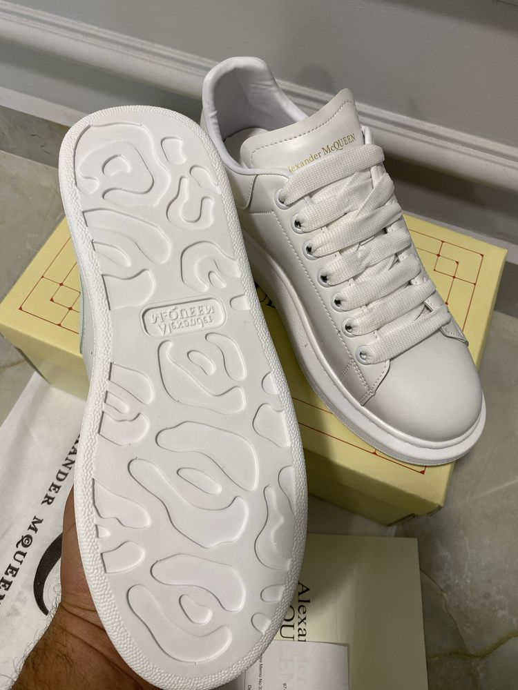 Adidasi McQueen Sneakers