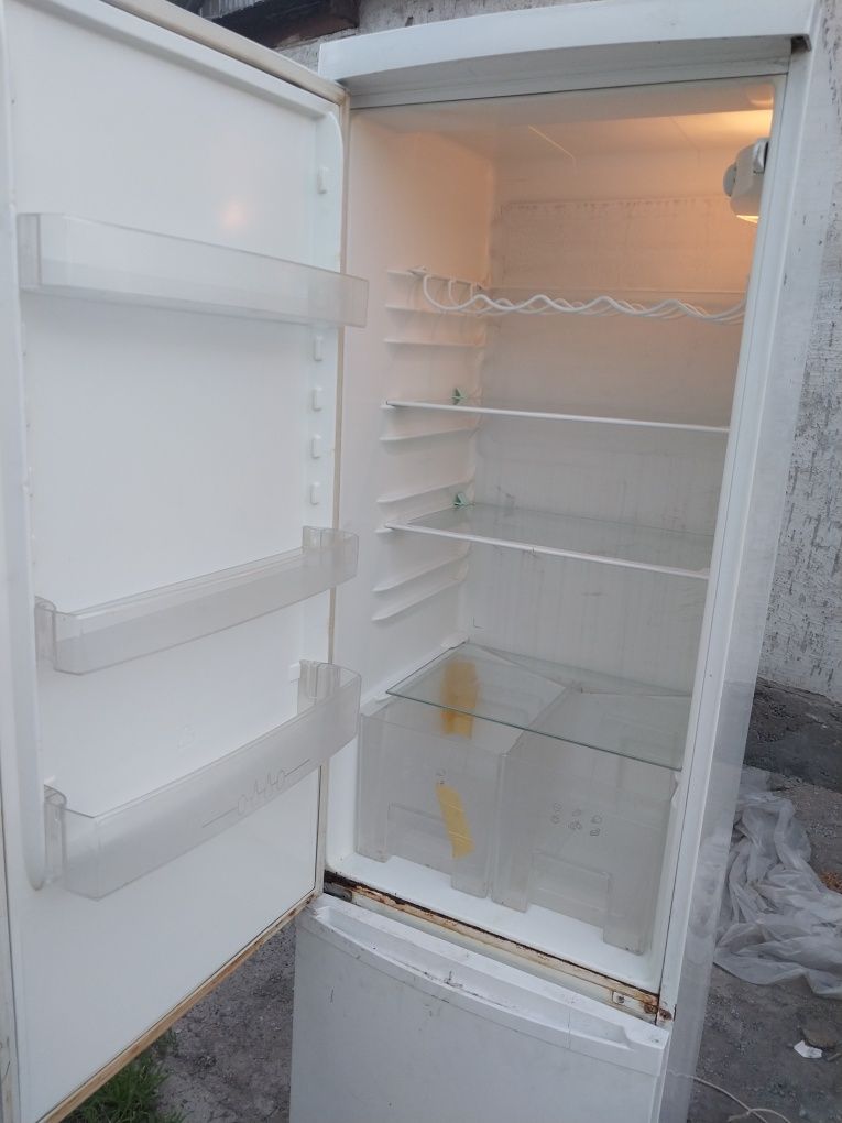Продам холодильник  и морозидьник