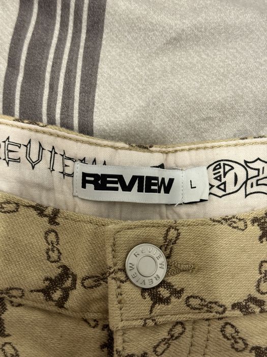 vând blugi scurți REVIEW